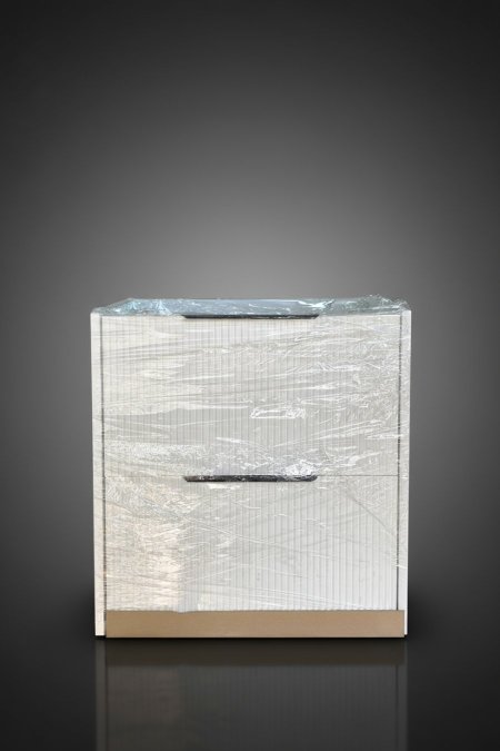 مغسلة خشب باللون الأبيض